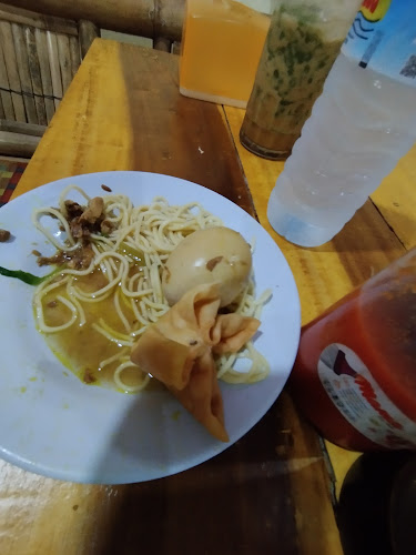 Opinii despre Bakso karomah în Kota Mataram - Gastronomi dan perhotelan