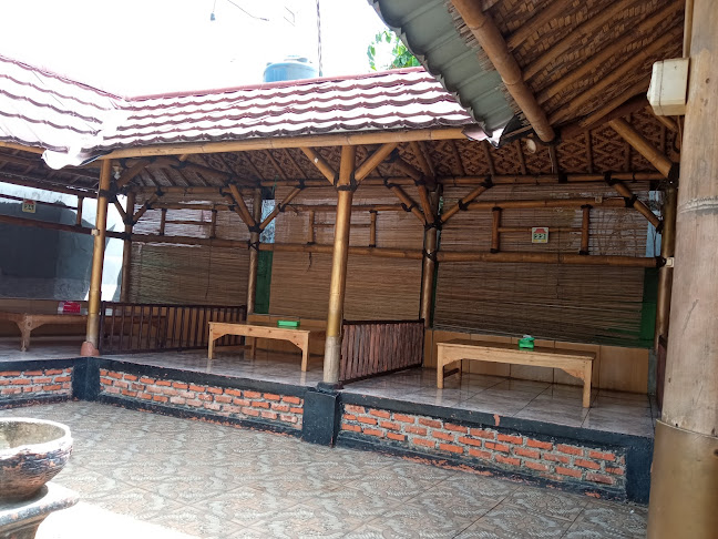 Rumah Makan Khas Betawi Babeh Sadeli - Gastronomi dan perhotelan