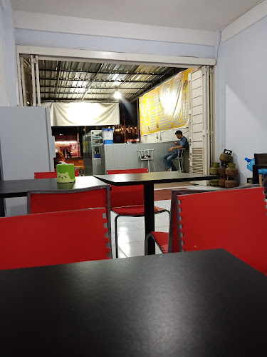 Opinii despre WARUNG KENDEDES în Kota Kendari - Gastronomi dan perhotelan