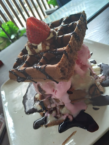 Jl. Mangga No.37, Cihapit, Kec. Bandung Wetan, Kota Bandung, Jawa Barat 40121