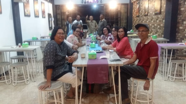 Let's Eat Resto and Cafe - Kota Kupang