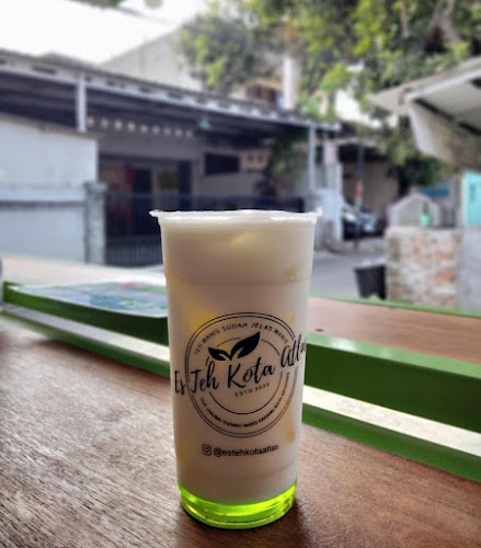 Opinii despre Es Teh Kota Atlas Tembalang în Kota Semarang - Gastronomi dan perhotelan