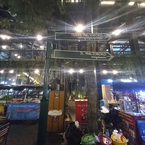 Teras Malioboro, Jl. Margo Mulyo No.28 1, Ngupasan, Kec. Gondomanan, Kota Yogyakarta, Daerah Istimewa Yogyakarta 55122