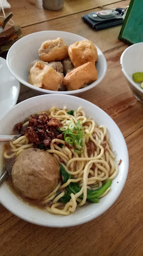 Warung Bakso Pak Jangkung - Gastronomi dan perhotelan