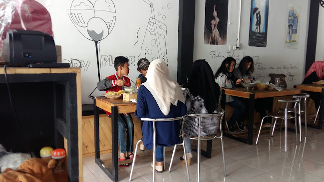 Opinii despre Etalase Haruka în Kota Padang - Gastronomi dan perhotelan