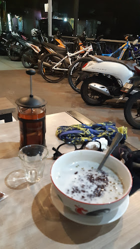 Warkop Bigs Family - Gastronomi dan perhotelan