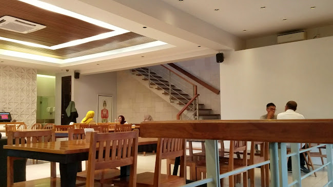 MAMA Toko Kue dan Es Krim