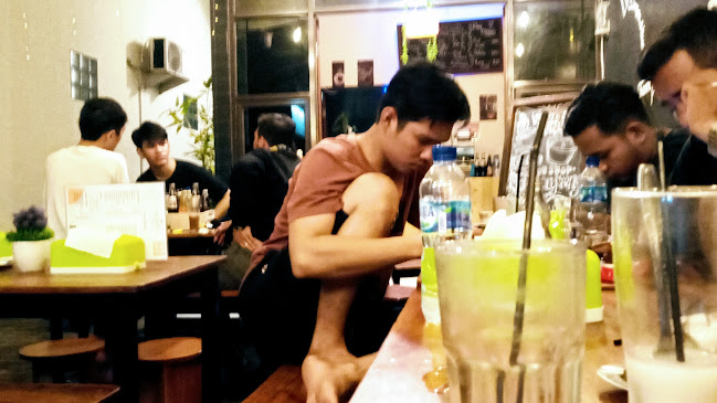 Comentarii opinii despre Kedai Margonjreng Food & Coffee