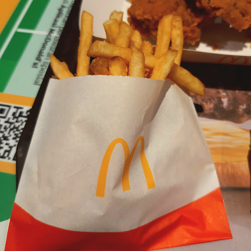 Comentarii opinii despre McDonald's Istana BEC Bandung