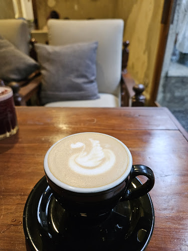 Opinii despre Toko Kopi Oetama în Kota Yogyakarta - Gastronomi dan perhotelan