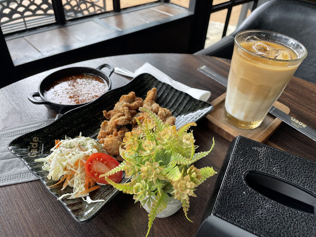 Opinii despre The Gade Corner Coffee and Gold Sukabumi în Kota Sukabumi - Gastronomi dan perhotelan