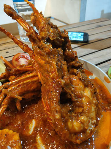 Pondok Makan Tapi Sungai - Gastronomi dan perhotelan