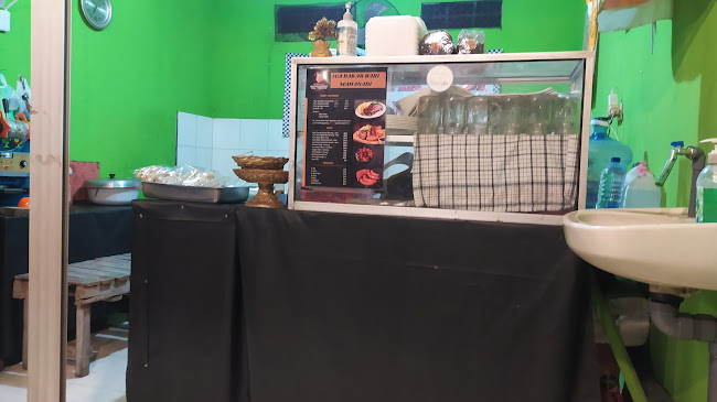 Opinii despre Iga bakar babi mahanadi în Kota Denpasar - Gastronomi dan perhotelan