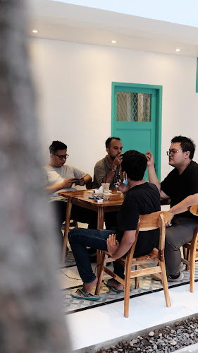 Koloni Coffee - Gastronomi dan perhotelan