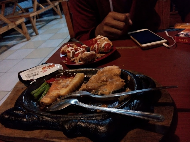 Jl. Surodinawan, Mergelo, Surodinawan, Kec. Sooko, Kota Mojokerto, Jawa Timur