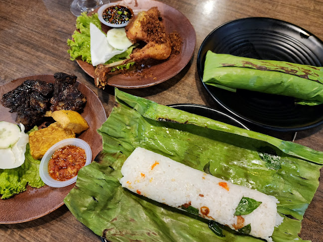 Daun Pisang Resto Grand Batam Mall