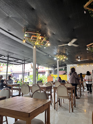 Ayam Kremes Cak Iwan - Gastronomi dan perhotelan