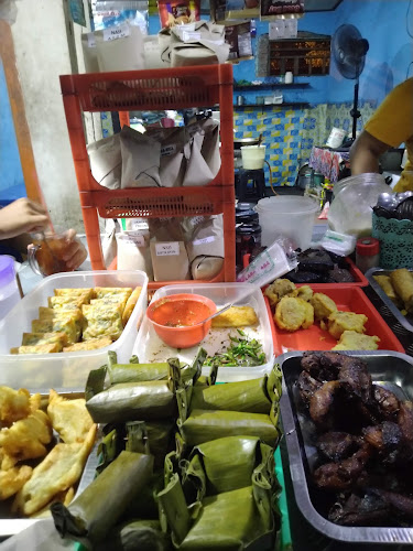 Jl. Kumudasmoro Bar. No.5, Gisikdrono, Kec. Semarang Barat, Kota Semarang, Jawa Tengah 50148