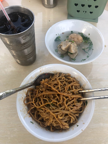 Waroeng Ni'iS - Gastronomi dan perhotelan