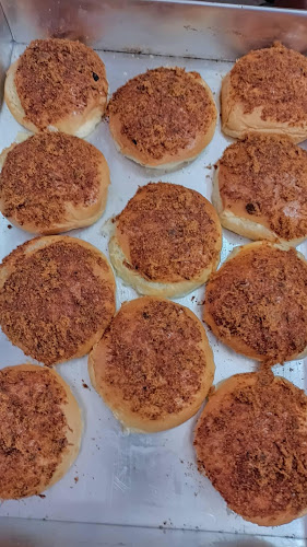 Opinii despre THE VOS BAKERY LIMO în Kota Depok - Gastronomi dan perhotelan