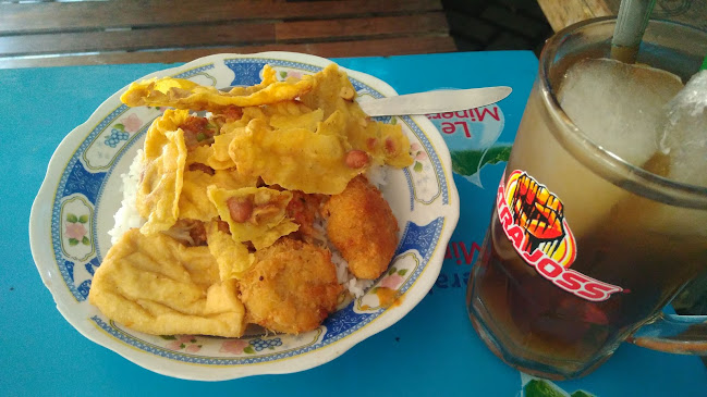 Opinii despre CAFE 27 STADION BRAWIJAYA KEDIRI în Kota Kediri - Gastronomi dan perhotelan