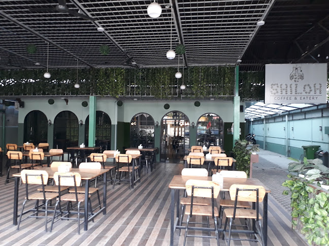 Opinii despre Shiloh Coffee & Eatery în Kota Medan - Gastronomi dan perhotelan