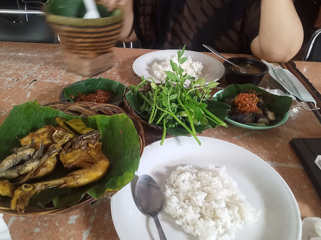 RM Ayam Cianjur - Gastronomi dan perhotelan