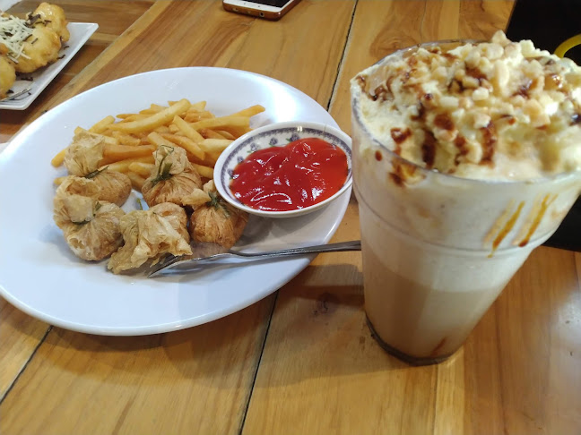 WARUNK WOW KWB - Gastronomi dan perhotelan