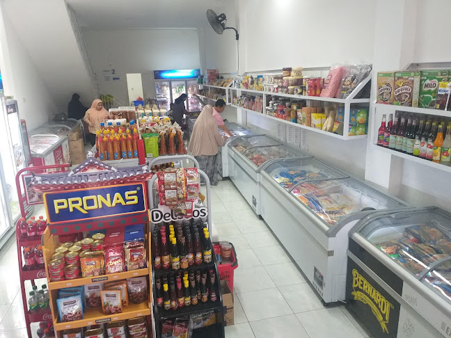 Opinii despre Momqil Frozen Food Makassar în Kota Makassar - Gastronomi dan perhotelan