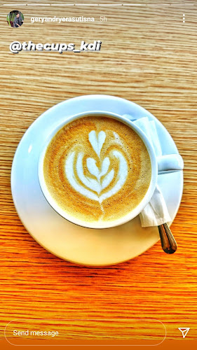 Comentarii opinii despre The Cups Cafe