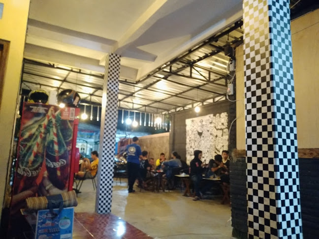 Insom Cafe Blitar - Gastronomi dan perhotelan
