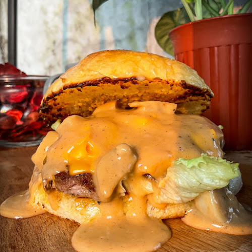 Jl. Gn. Merapi Perumahan Bumi Serpong Residences Blok B. 17, Pamulang, Kec. Pamulang, Kota Tangerang Selatan, Banten 15415