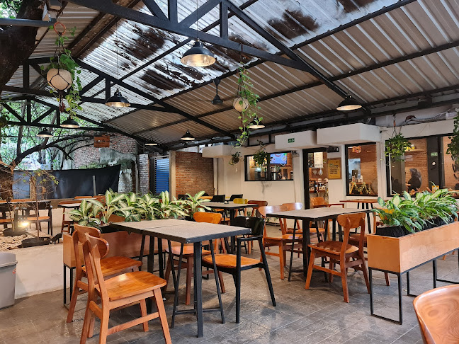 Coffee Toffee Airlangga Corner