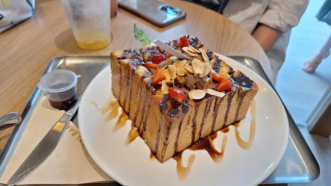 Joyi Bakes Cafe - Tiramisu Bingsoo Tea Dessert - Kota Batam