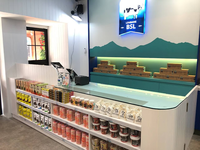 Bolu Susu Lembang Dago - Oleh oleh khas Bandung - Gastronomi dan perhotelan