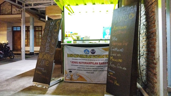 Opinii despre Kedai kopi & angkringan în Kota Semarang - Gastronomi dan perhotelan