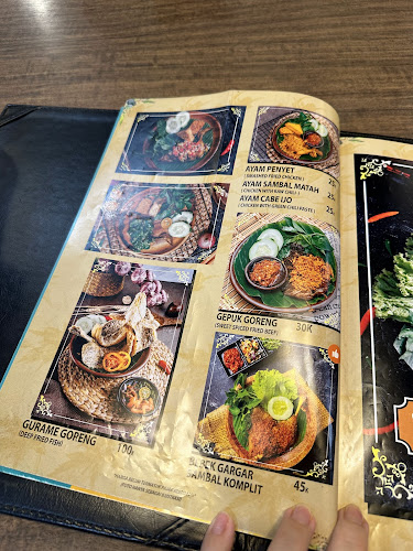 Daun Pisang Resto Grand Batam Mall