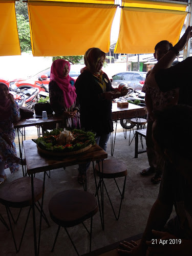 Jl. Nusantara Raya No.95, Beji, Kecamatan Beji, Kota Depok, Jawa Barat 16421