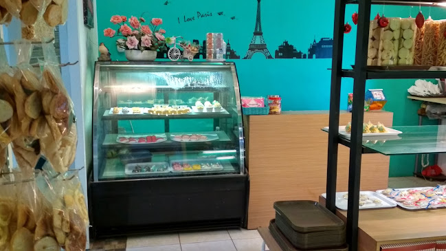 Dewi - Eat & Relax - Gastronomi dan perhotelan