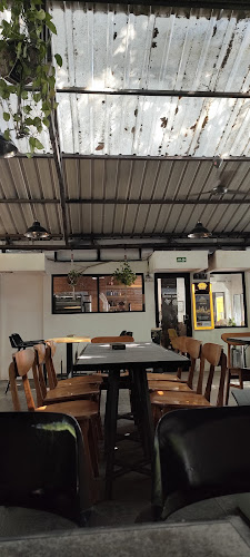 Comentarii opinii despre Coffee Toffee Airlangga Corner