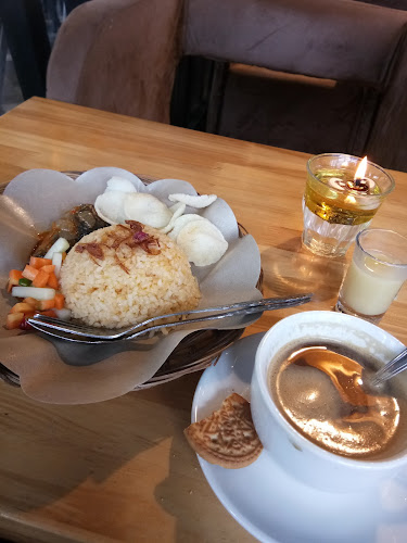 Comentarii opinii despre Dhapu Ava Koffie Sudirman