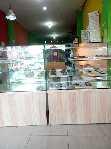 Opinii despre Donat Madu Cihanjuang în Kota Padang - Gastronomi dan perhotelan