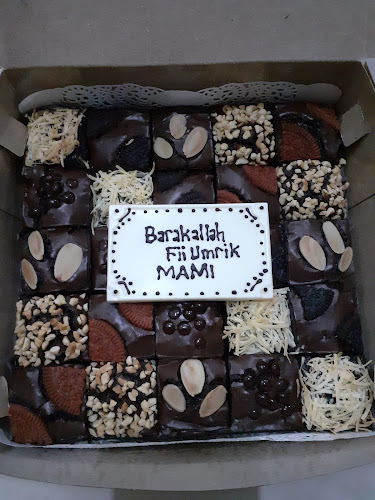 Jl. Bronggalan Sawah VA No.11, RW.08, Pacar Kembang, Kec. Tambaksari, Surabaya, Jawa Timur 60132