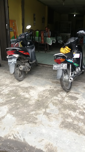 RUMAH MAKAN DANAU TOBA