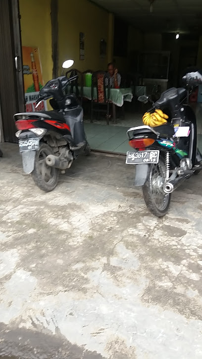 RUMAH MAKAN DANAU TOBA