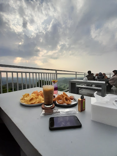 Over Horizon Resto - Gastronomi dan perhotelan