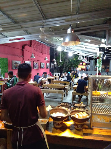 Ayam Tonk - Gastronomi dan perhotelan