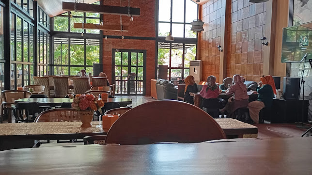 Jl. Diponegoro No.05, Sukabumi, Kec. Mayangan, Kota Probolinggo, Jawa Timur 67219