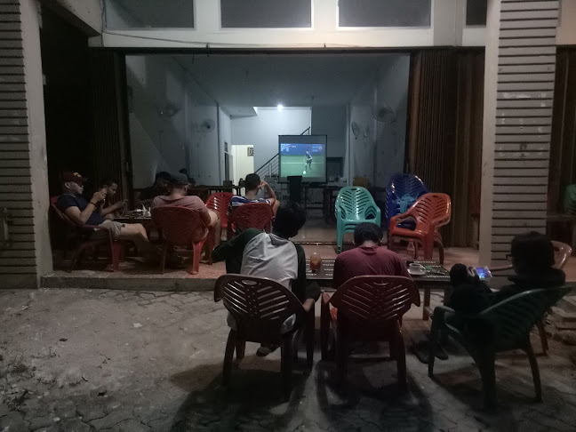 Warung Kopi Midnight - Gastronomi dan perhotelan