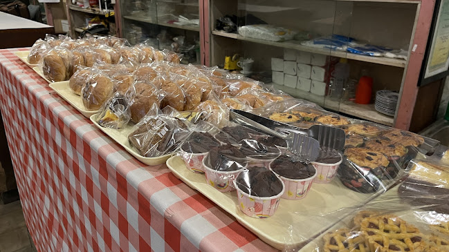 Djoen Bakery, Coffee & Resto sedjak 1935 - Gastronomi dan perhotelan